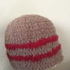 Beanie Boutique hat fluffy tan/red.unisex
